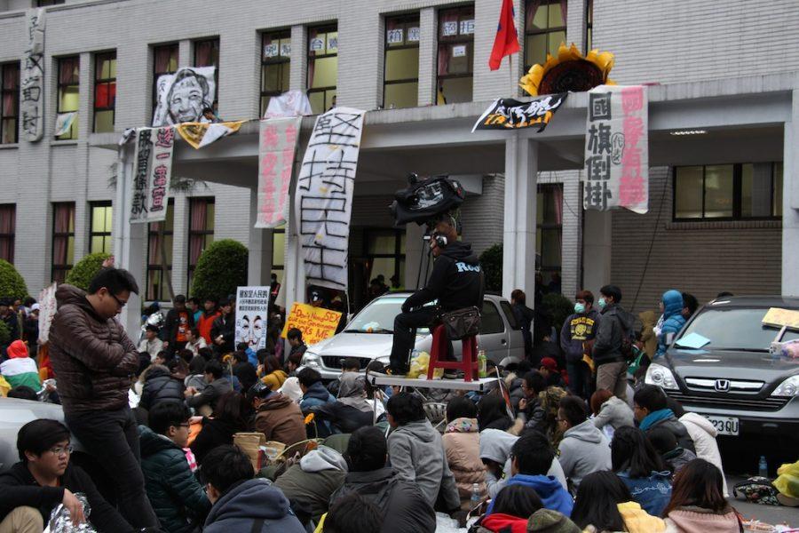 Poll Results: Occupy Taiwan Legislature