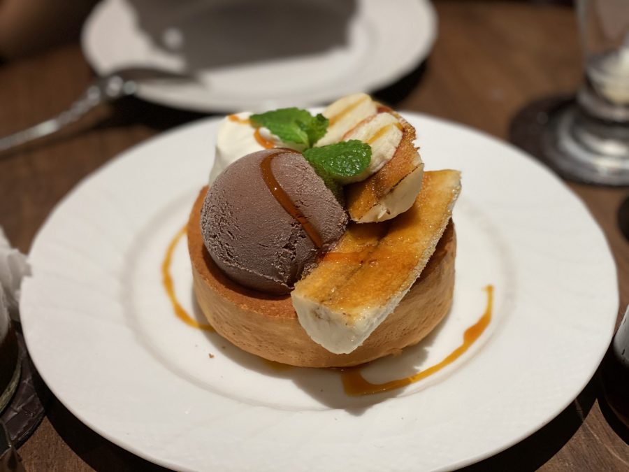  Featuring Hoshino Coffee’s seasonal fluffy souffle-style pancake with bananas. [KATHERINE MA/THE BLUE & GOLD]