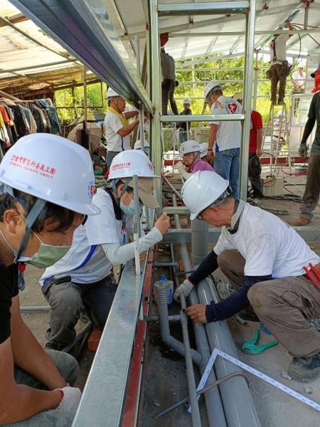 Members of Formosa Charity reconstruct an old home. [PHOTO COURTESY OF CHAEWON B. (25)]