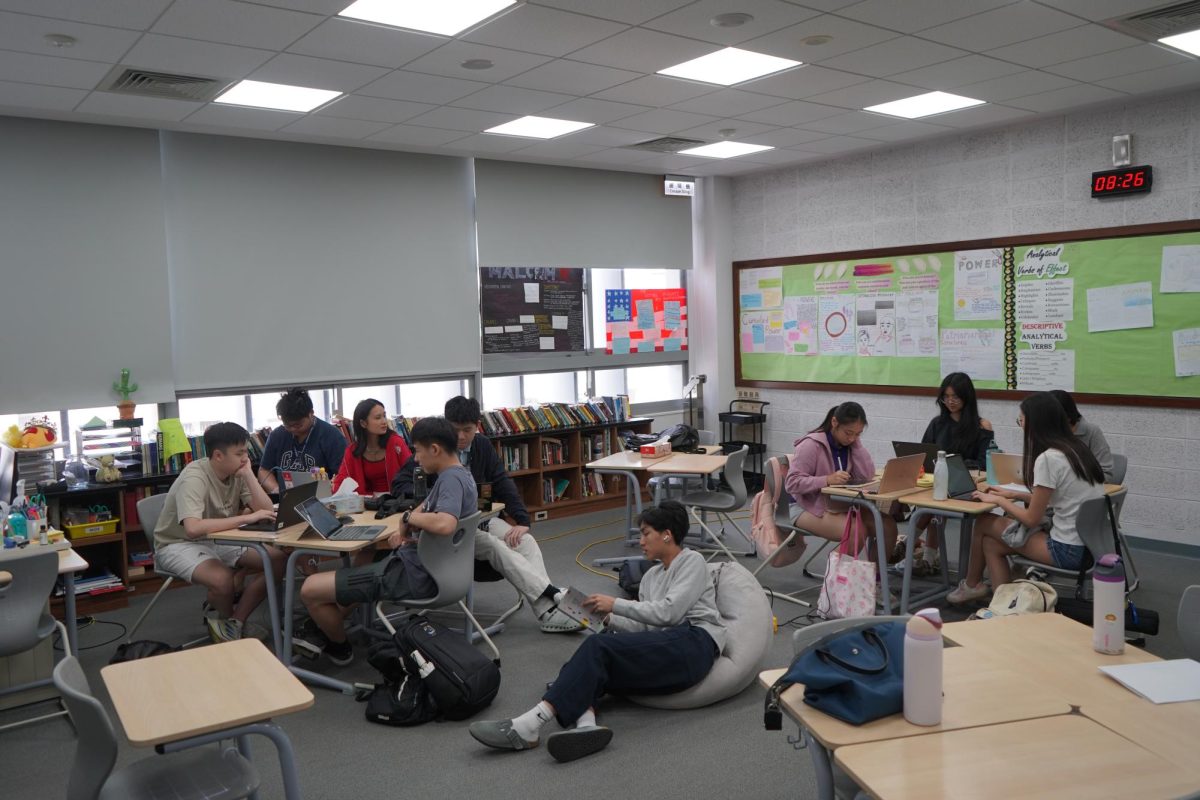 The current AP Euro class in study mode. [ANNABELLE HSU/THE B&G]